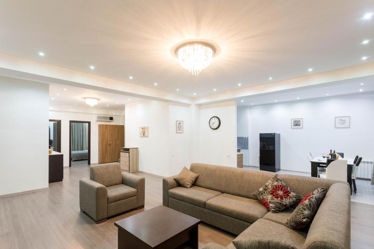 Apartment In The City Center Lll Tbilisi Buitenkant foto