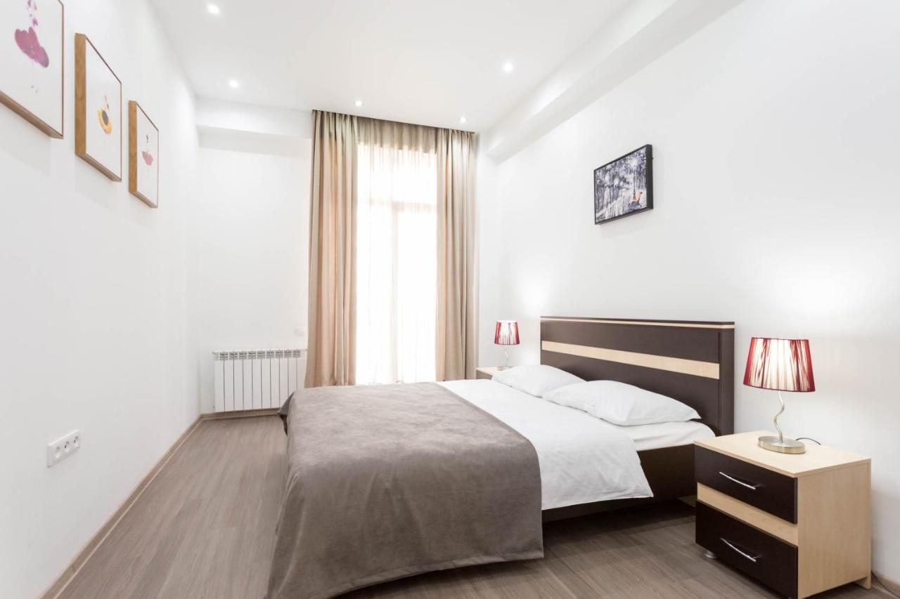 Apartment In The City Center Lll Tbilisi Buitenkant foto